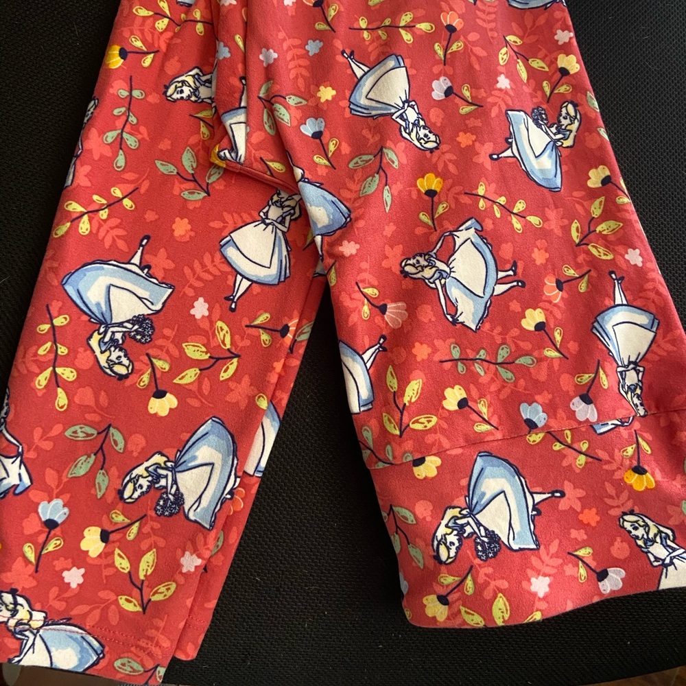 Alice in Wonderland LuLaRoe One Size leggings